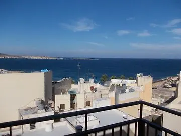 Relax מלון