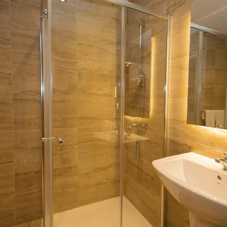 릴렉스 인 3* 세인트폴스베이